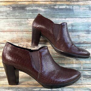 Ecco Chelsea Booties Womens Sz 9-9.5 Brown Leather Snake Print Slip On Dress